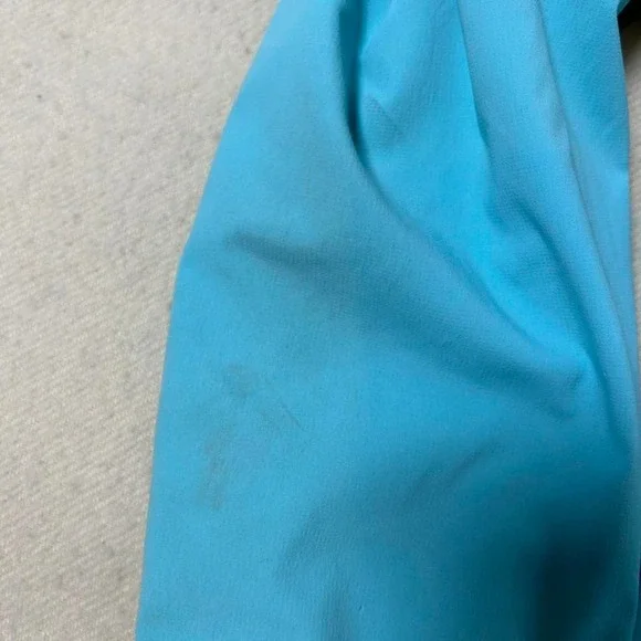 The North Face lightweight blue jacket with zipper pockets and adjustable waist - Picture 5 of 7